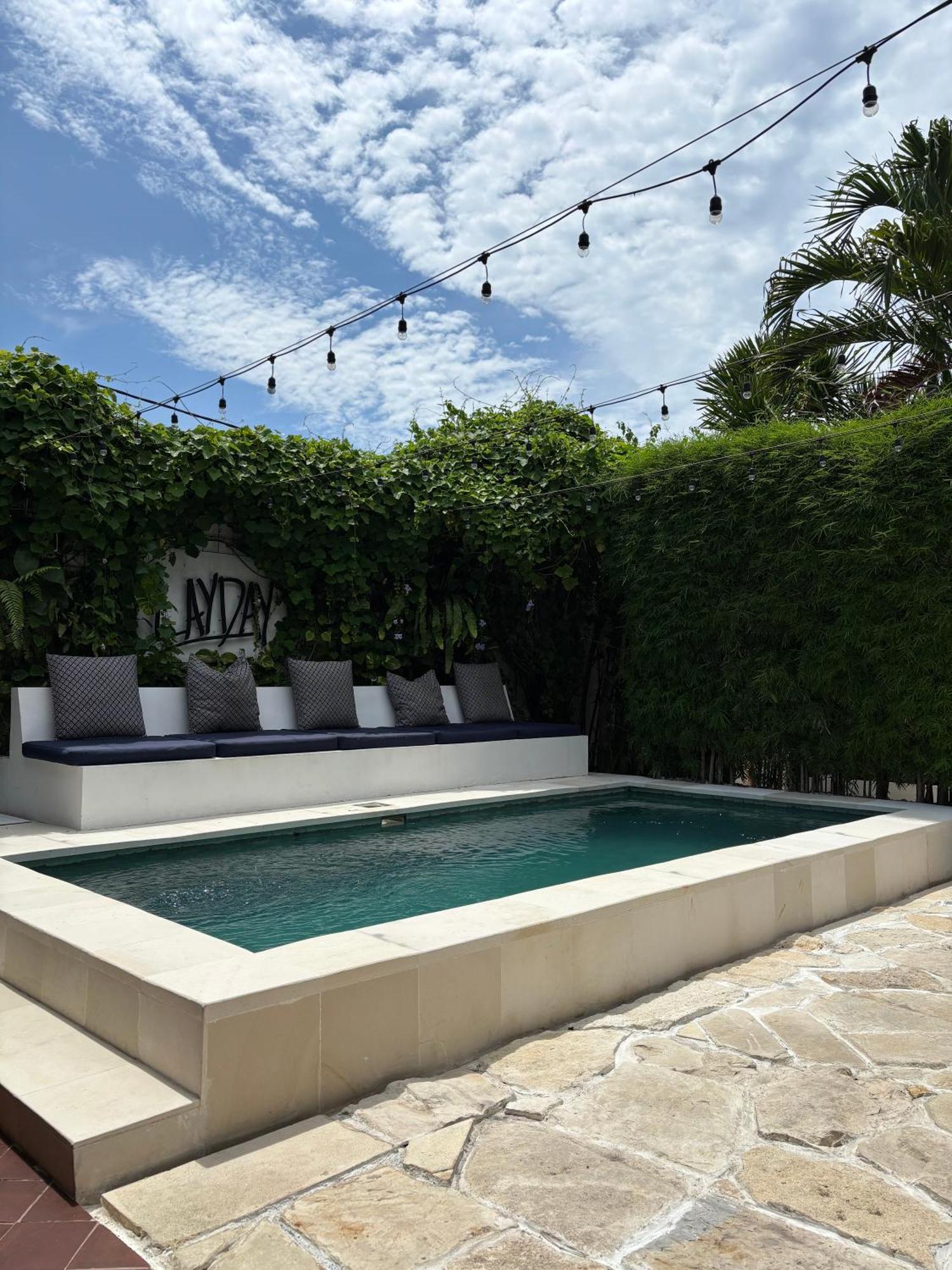 Lay Day Hostel Canggu エクステリア 写真