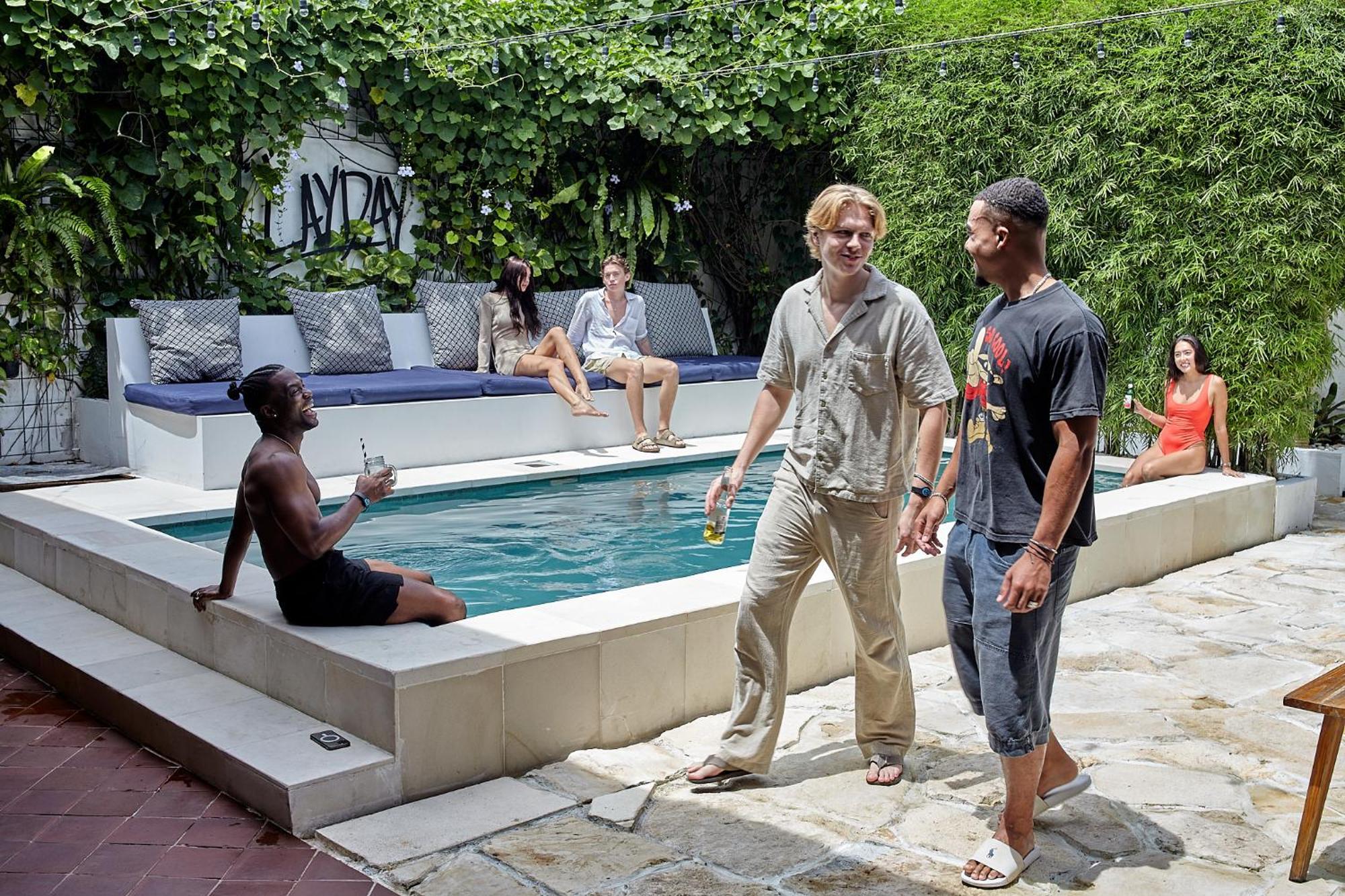 Lay Day Hostel Canggu エクステリア 写真